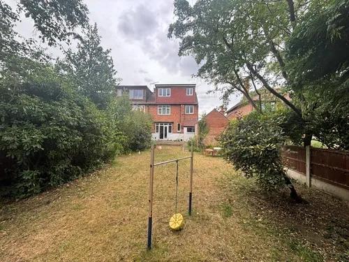 Davies Road, West Bridgford, NOTTINGHAMphoto