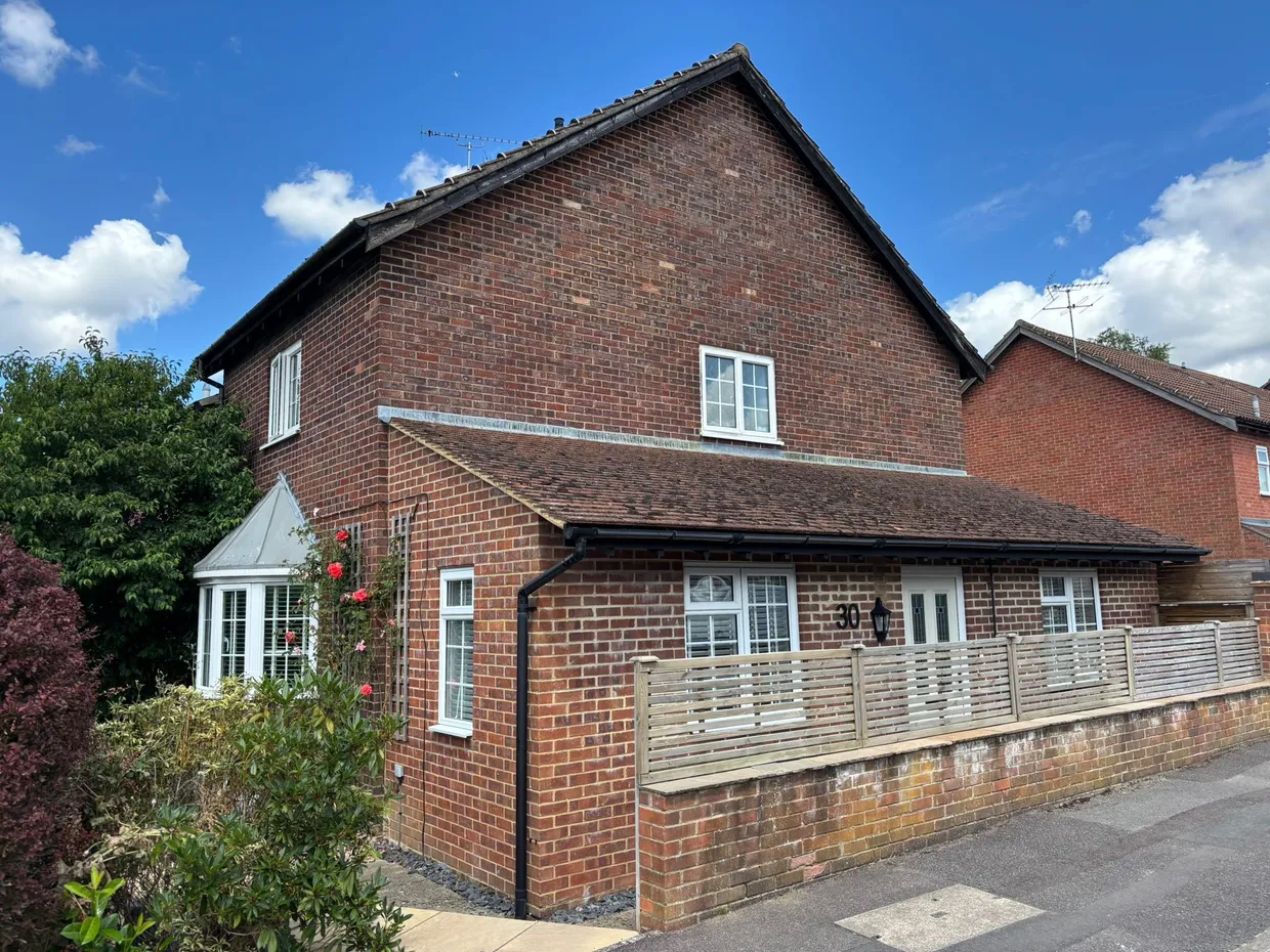 Yeomans Lane, Liphook, GU30 photo 1