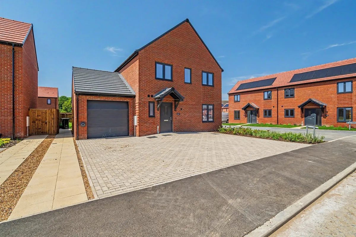 Eastwood, Bradwell, Great Yarmouth