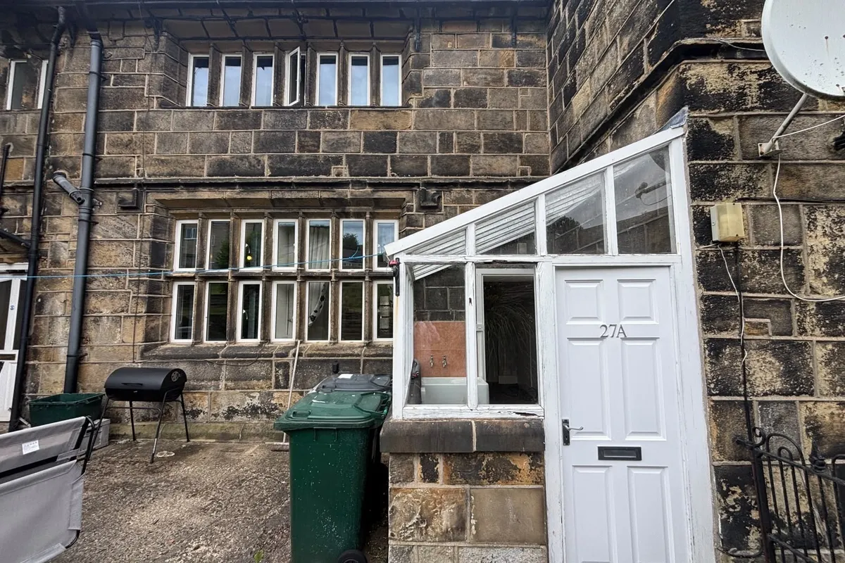 Linfit Fold, Linthwaite, HUDDERSFIELD
