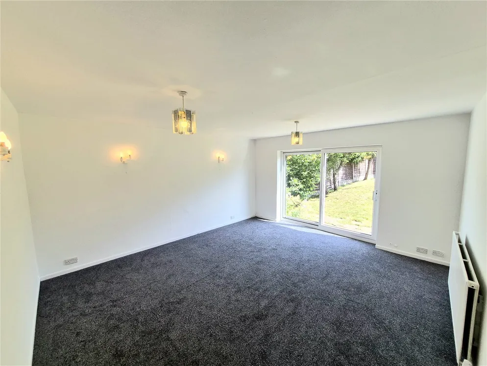 Property carousel item 4