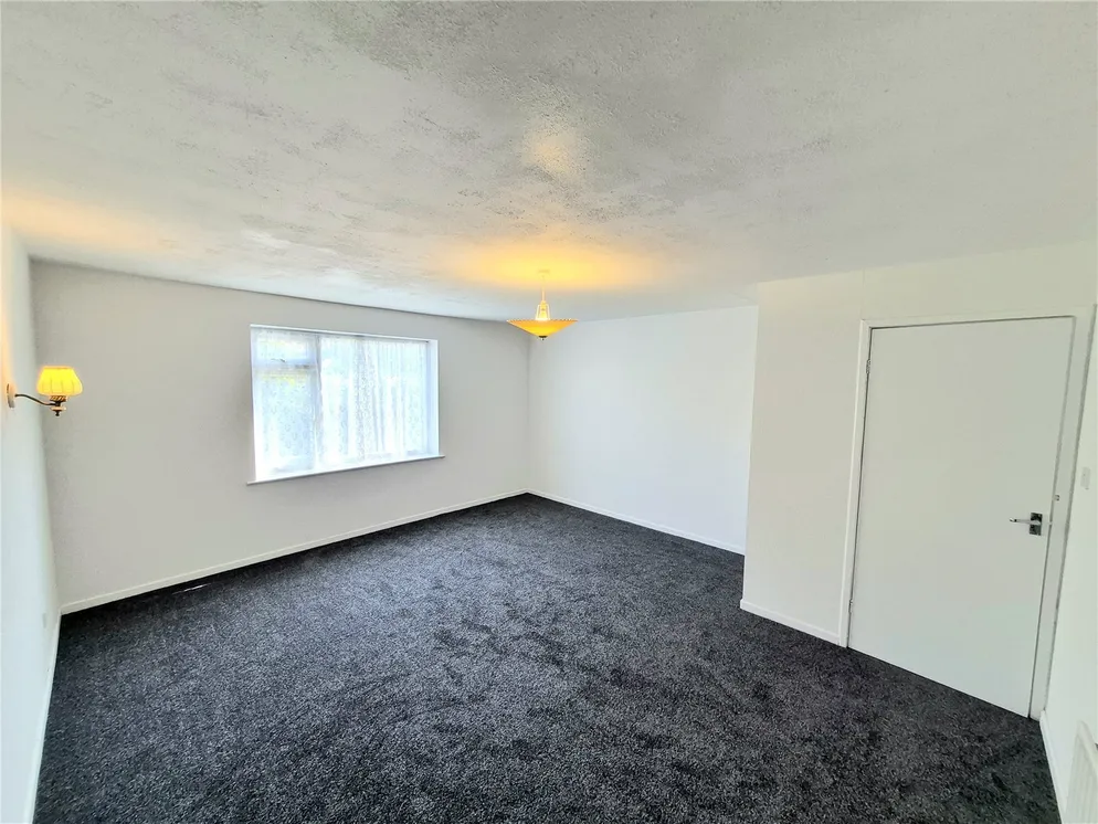 Property carousel item 7