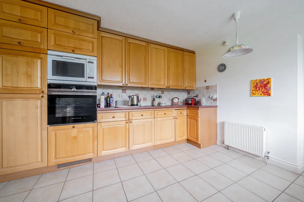 Gaston Lane, Upper Farringdon, GU34 photo 3