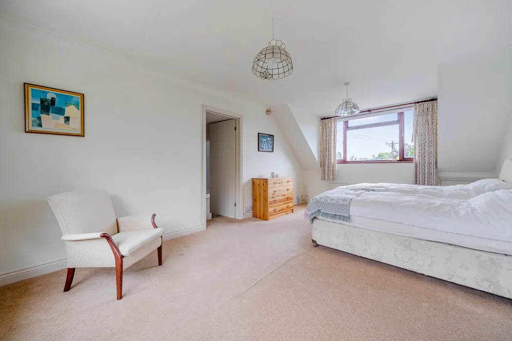 Gaston Lane, Upper Farringdon, GU34 photo 4