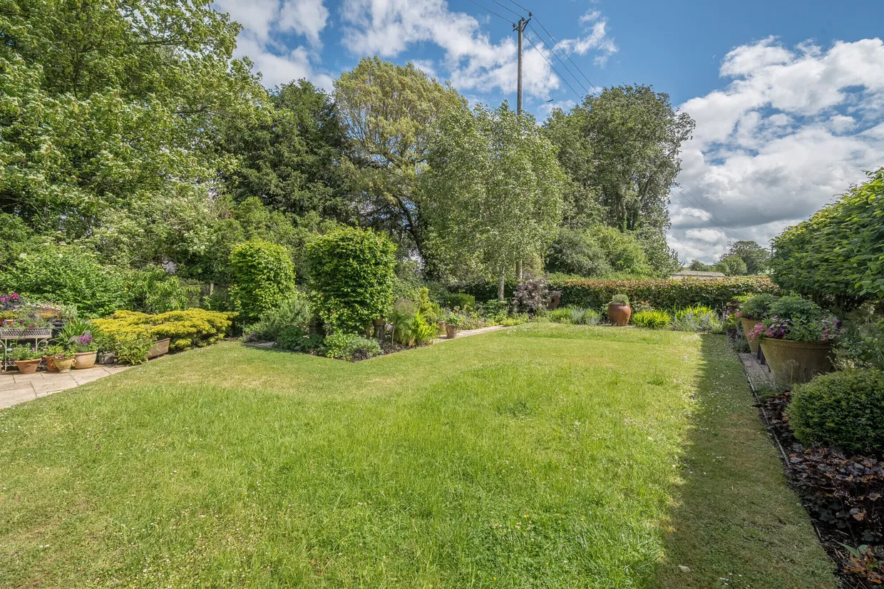 Beckhampton, Marlborough, SN8 photo 4