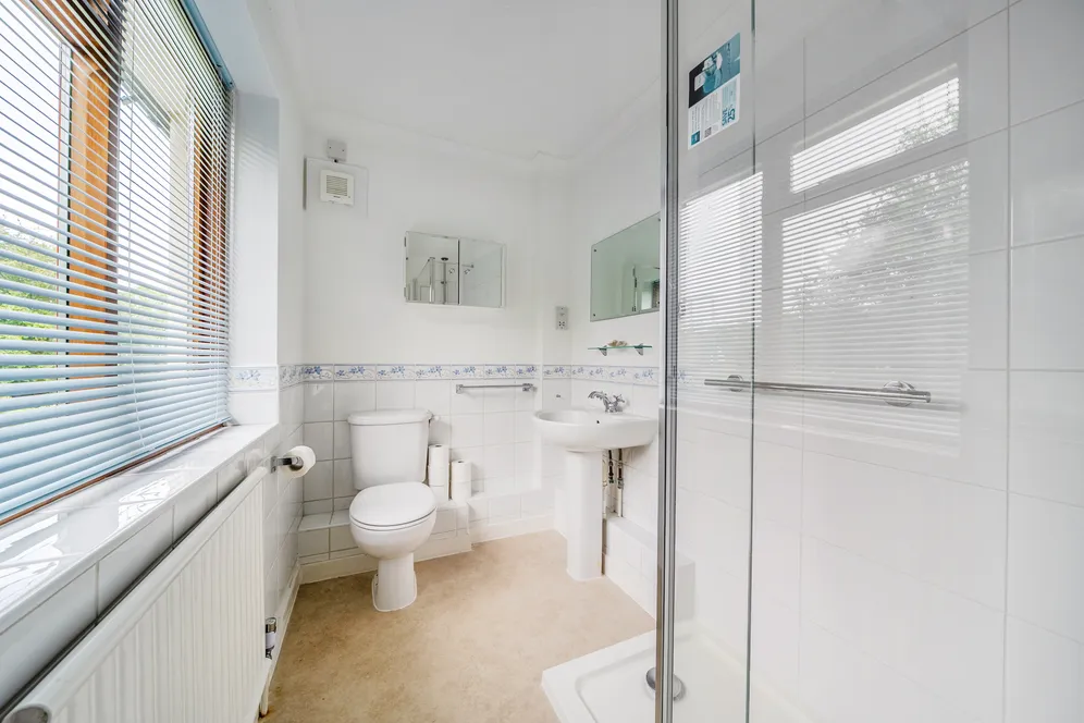 Gaston Lane, Upper Farringdon, GU34 photo 5