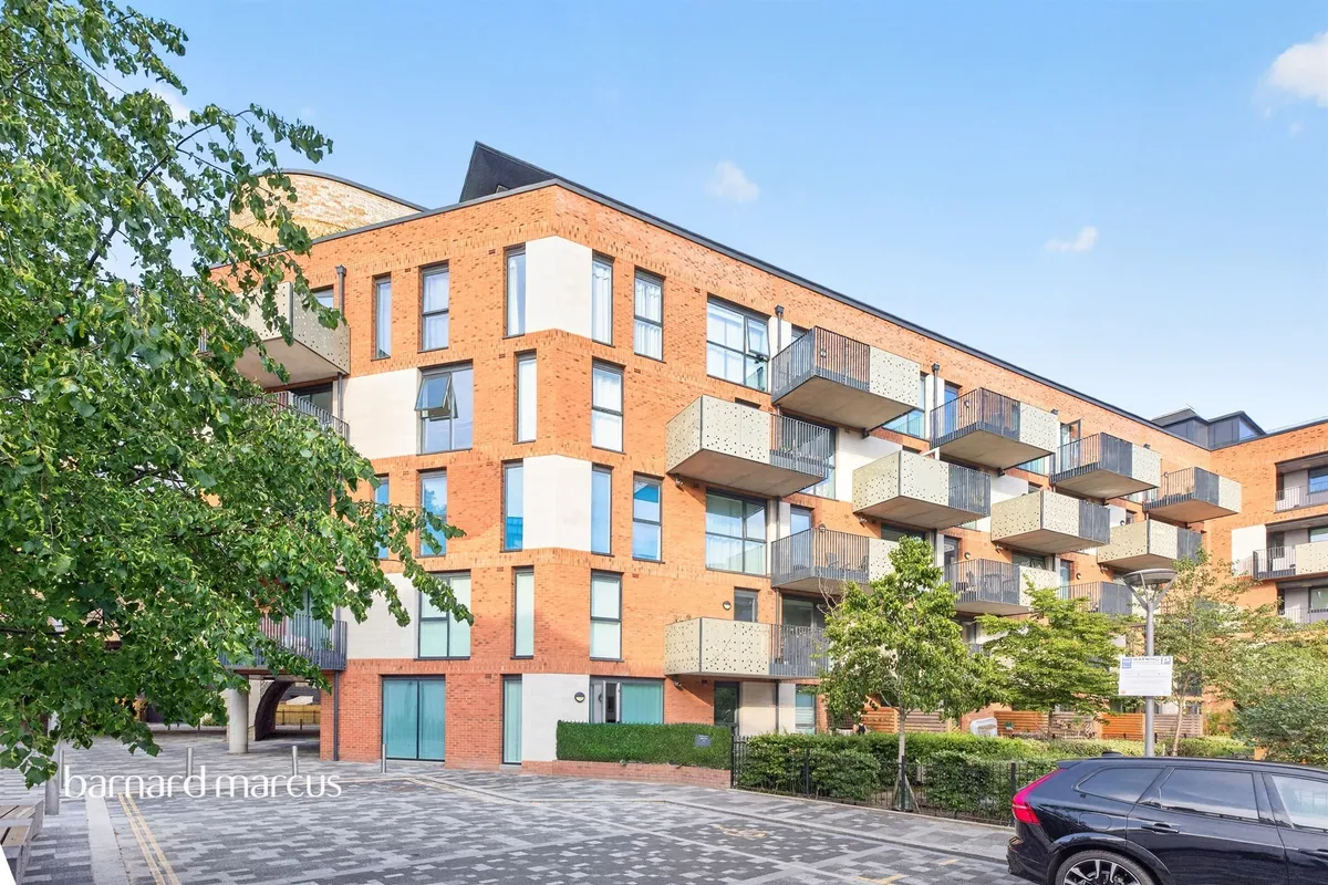 Danson Mews, LONDON