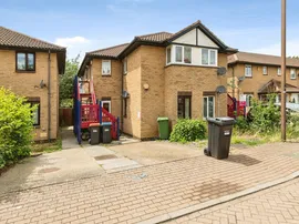 Pomander Crescent, Walnut Tree, Milton Keynes photo