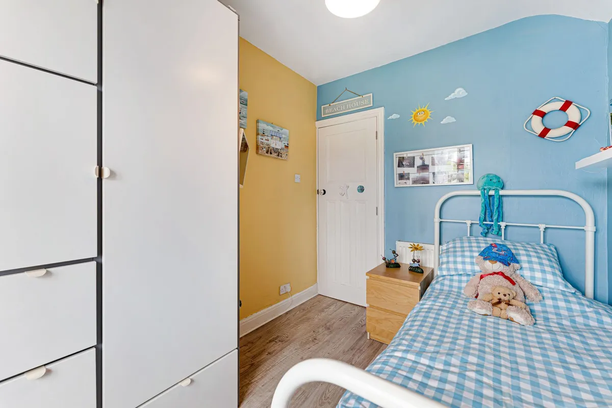 Picton Avenue, Runcorn, WA7