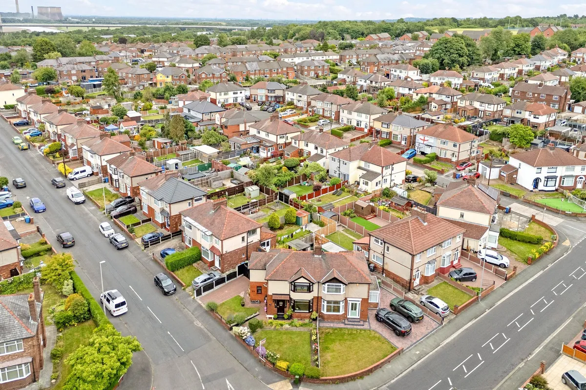 Picton Avenue, Runcorn, WA7