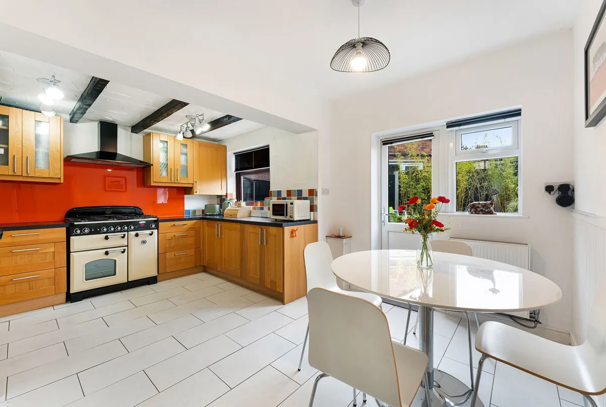 Picton Avenue, Runcorn, WA7