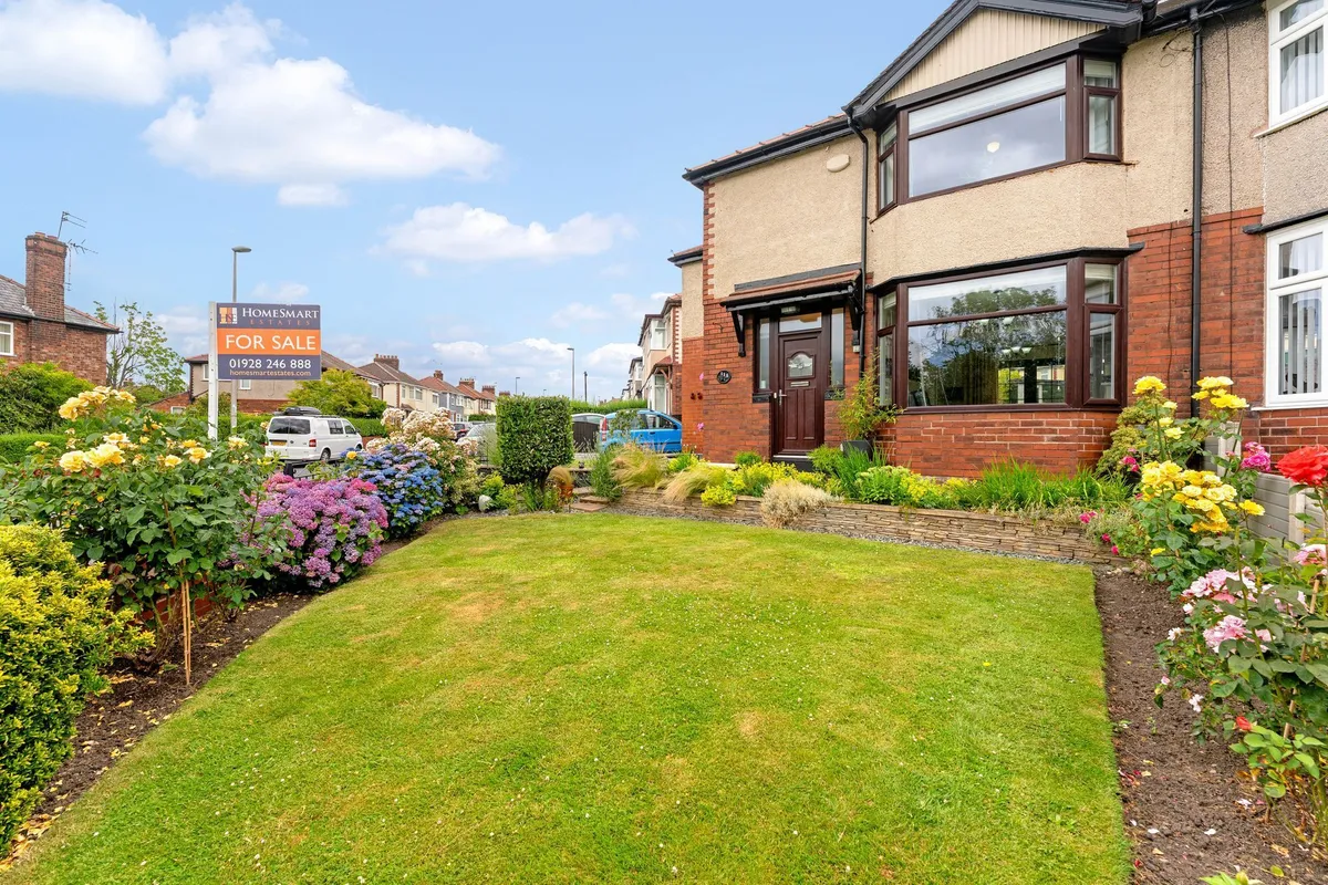 Picton Avenue, Runcorn, WA7