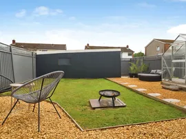 Pembroke Close, Dinas Powys thumb 2