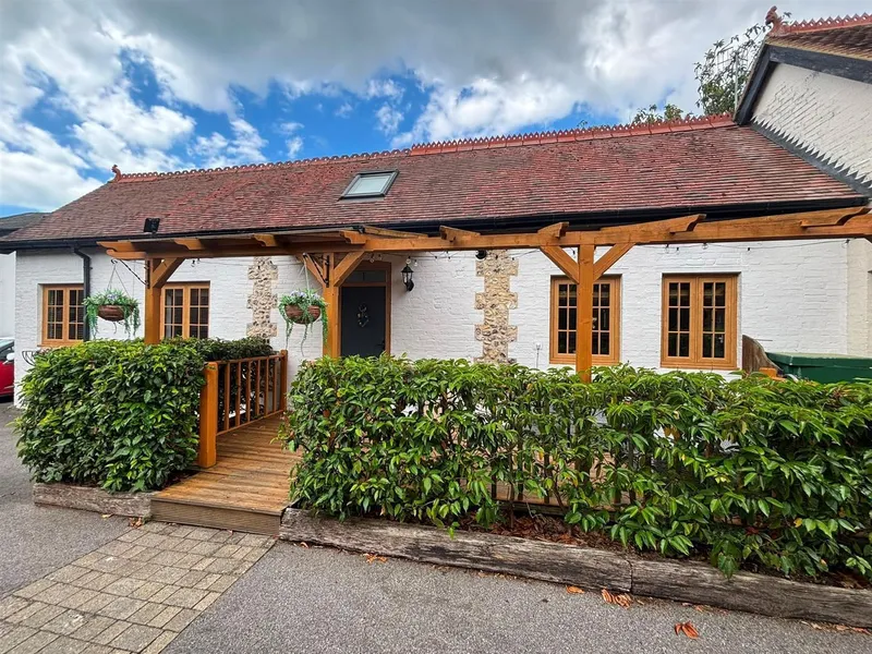 Property thumbnail 1 out of 3