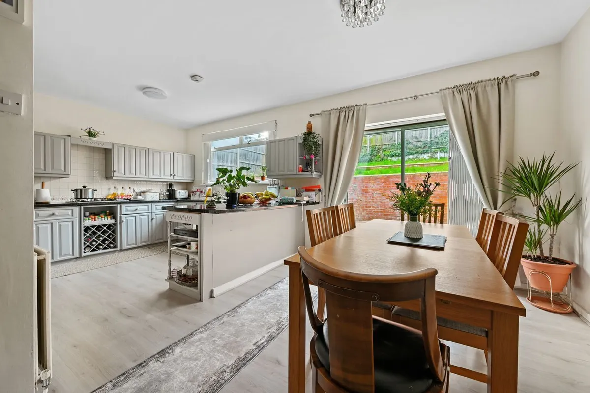 Dollis Hill Avenue, London, NW2