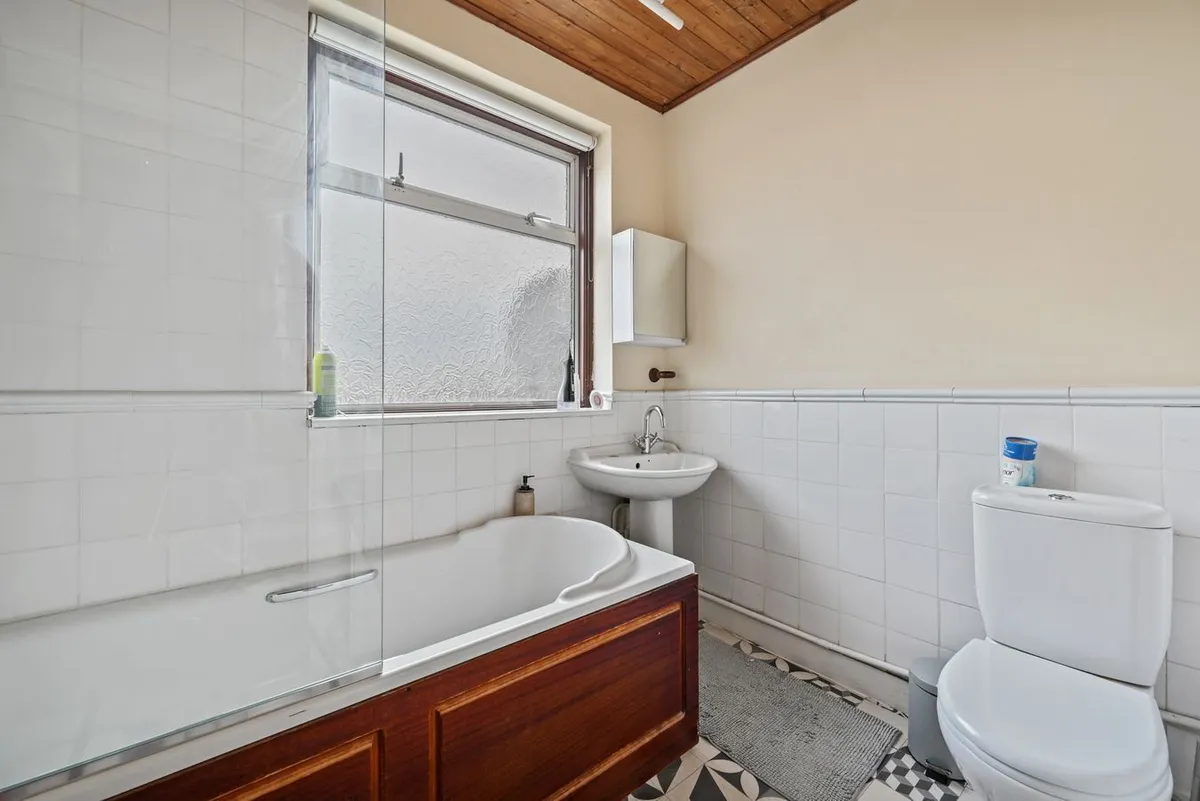 Dollis Hill Avenue, London, NW2