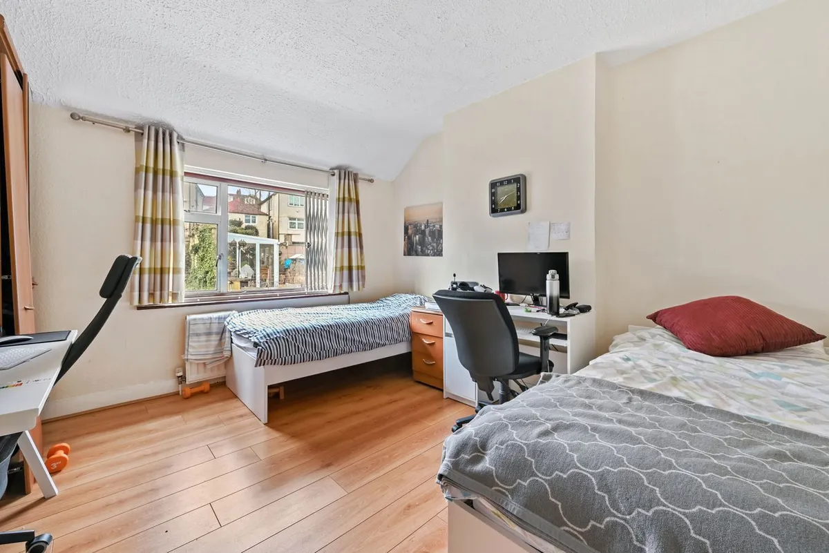 Dollis Hill Avenue, London, NW2