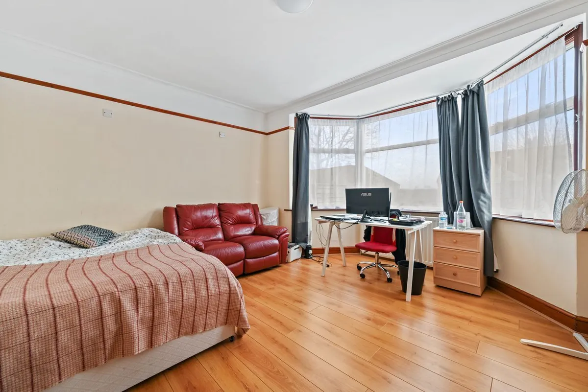 Dollis Hill Avenue, London, NW2