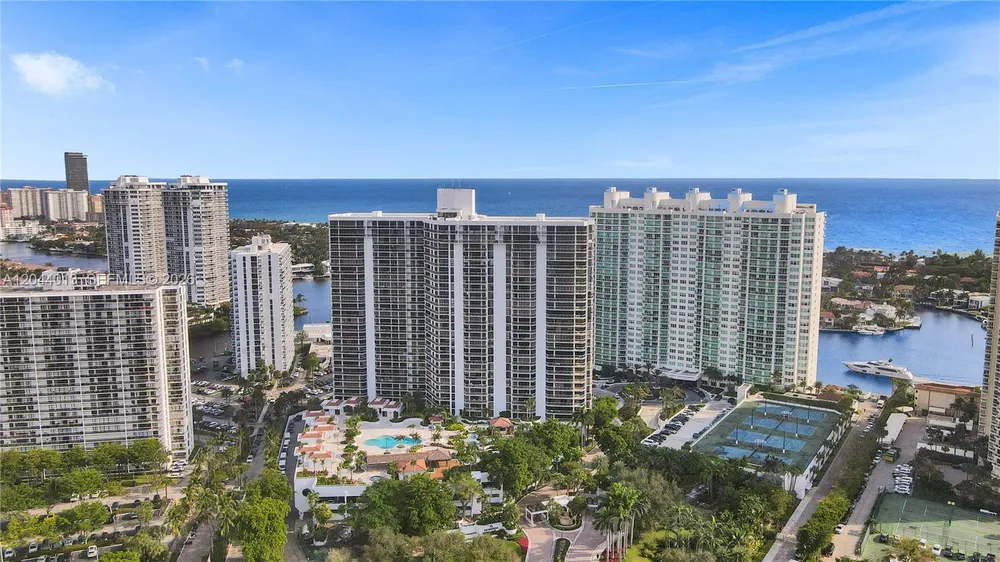 20281 E Country Club Dr, Aventura, FL 33180