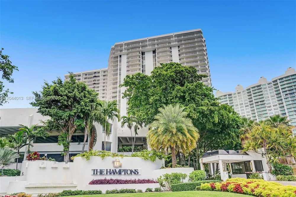 20281 E Country Club Dr, Aventura, FL 33180
