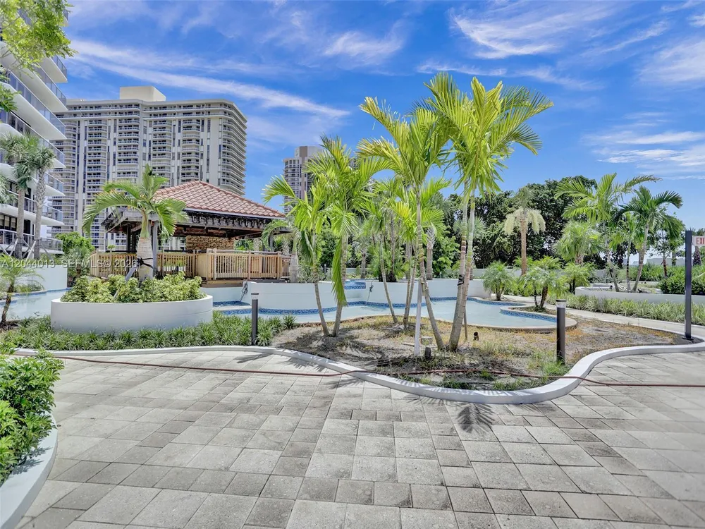 20281 E Country Club Dr, Aventura, FL 33180