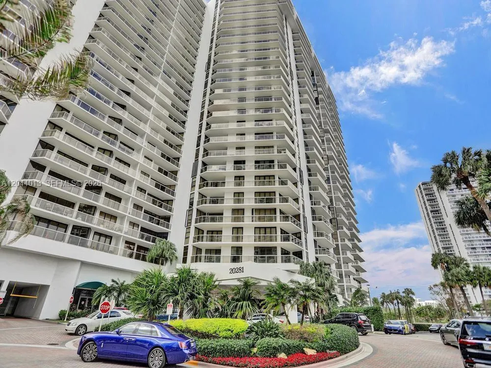 20281 E Country Club Dr, Aventura, FL 33180
