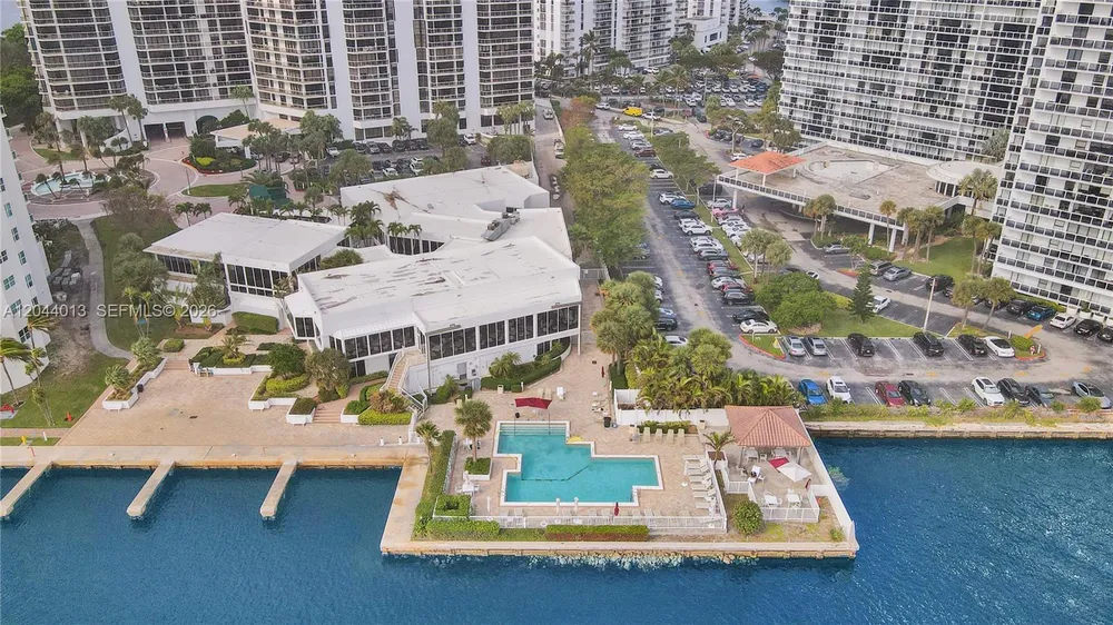 20281 E Country Club Dr, Aventura, FL 33180