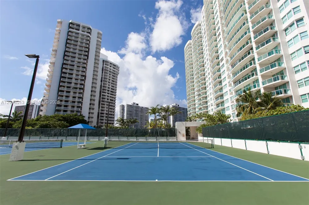 20281 E Country Club Dr, Aventura, FL 33180