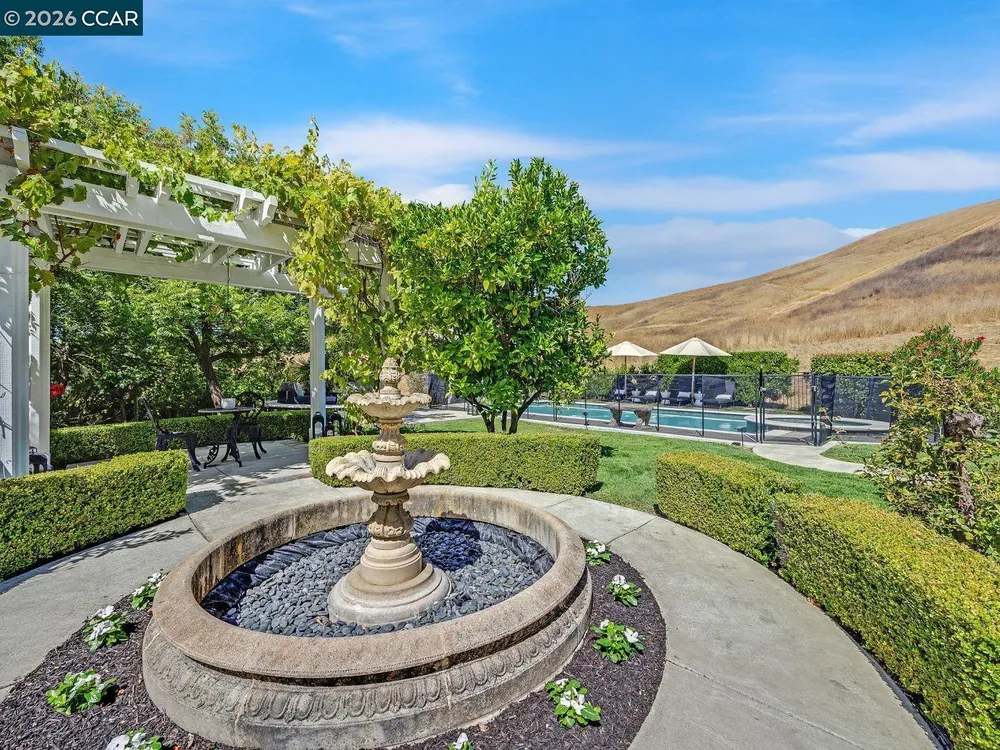 3911 Deer Trail Ln, Danville, CA 94506