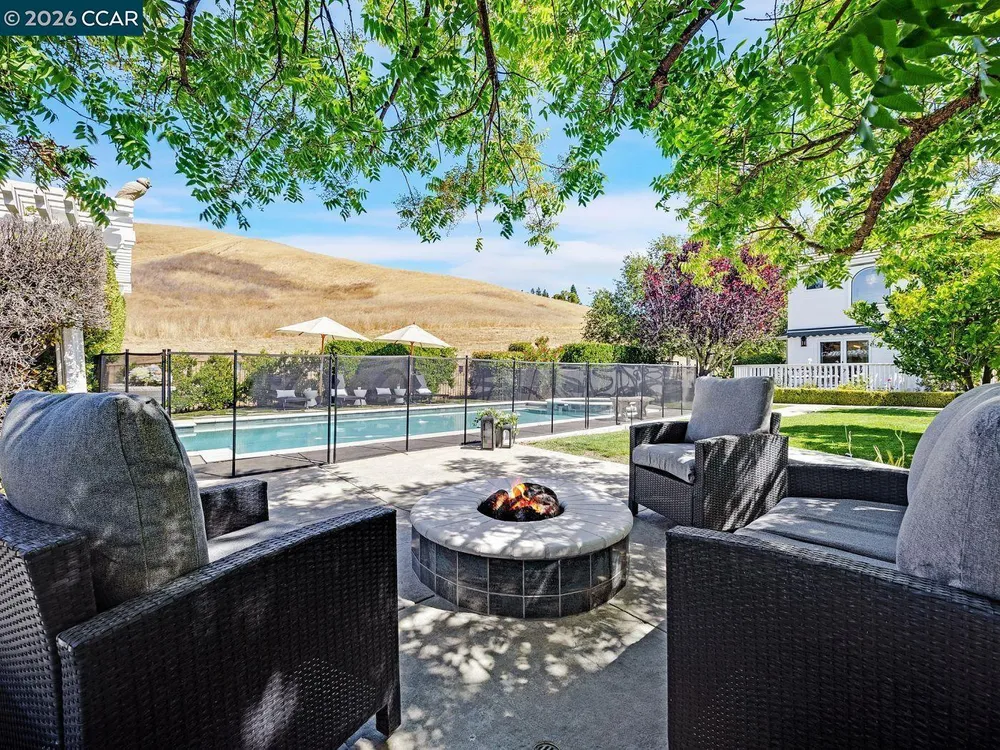 3911 Deer Trail Ln, Danville, CA 94506