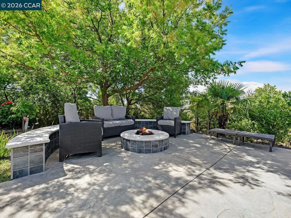 3911 Deer Trail Ln, Danville, CA 94506