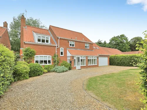 Vicarage Meadows, Derehamphoto