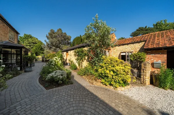 Carpenters Yard, Orlingbury, NN14 photo 21