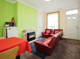 Hessle Terrace, Leeds thumb 3