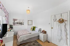 New Close, London