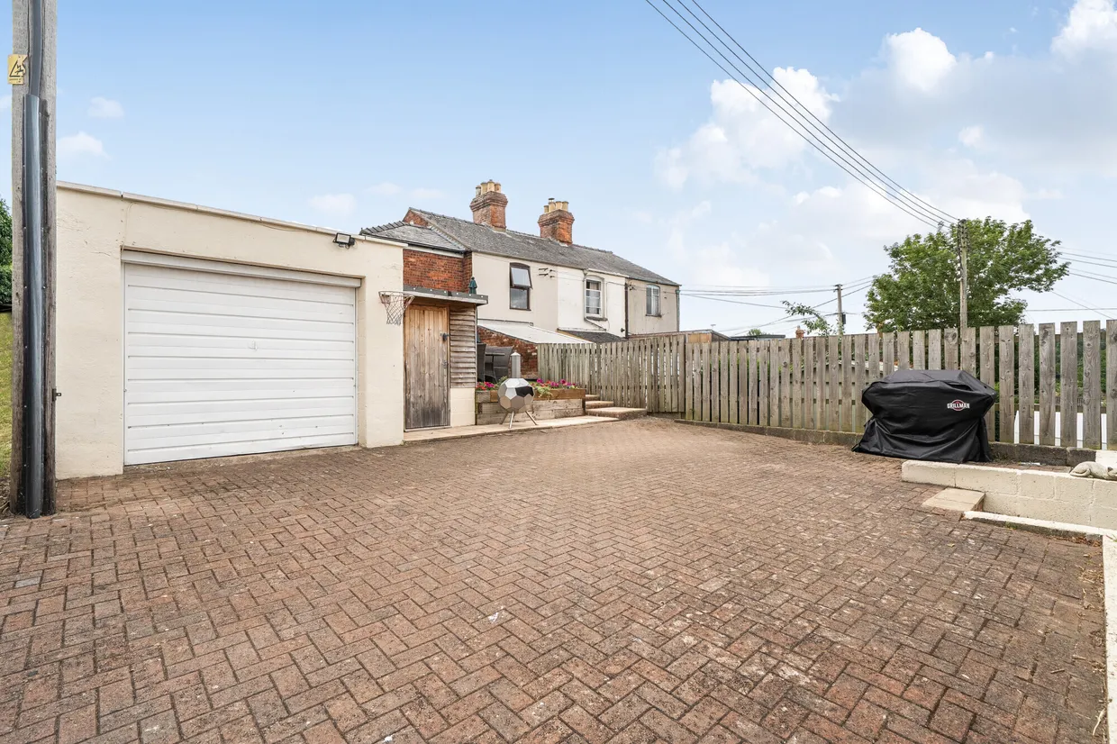 Bath Road, Stroud, GL5 photo 8