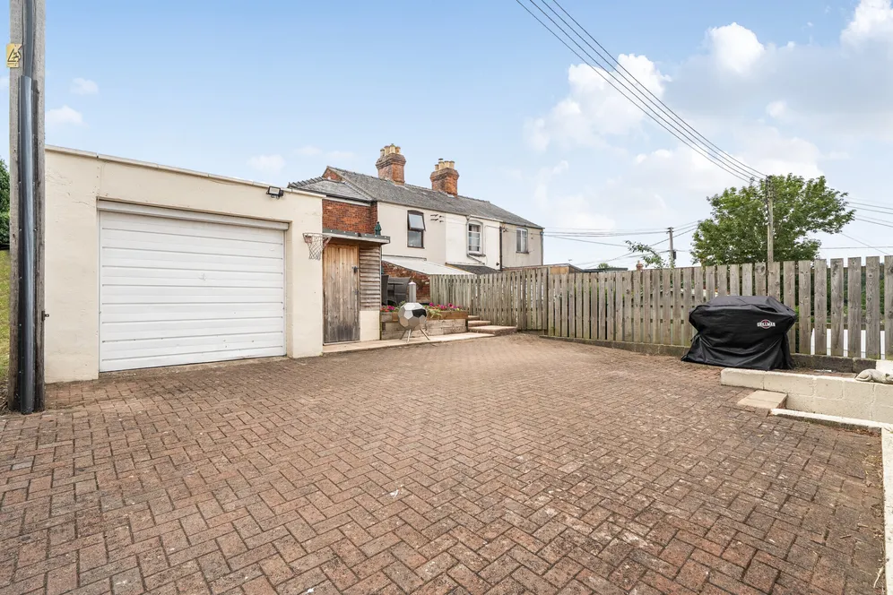 Bath Road, Stroud, GL5 photo 8