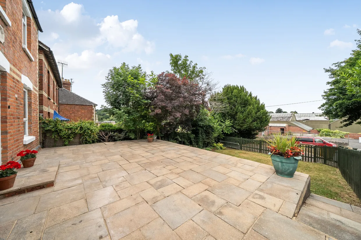 Bath Road, Stroud, GL5 photo 17