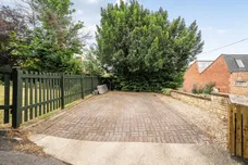 Bath Road, Stroud, GL5 photo 20