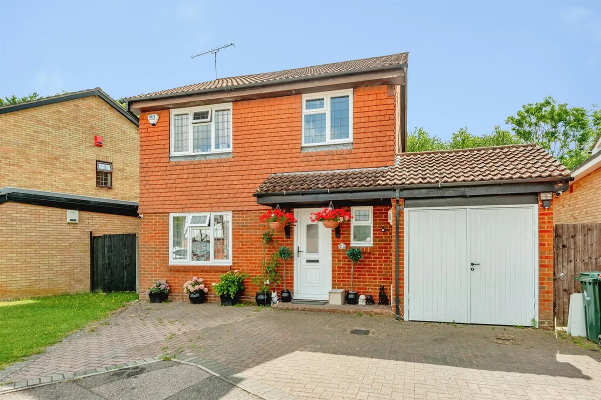 Ticehurst Close, Worth, Crawley