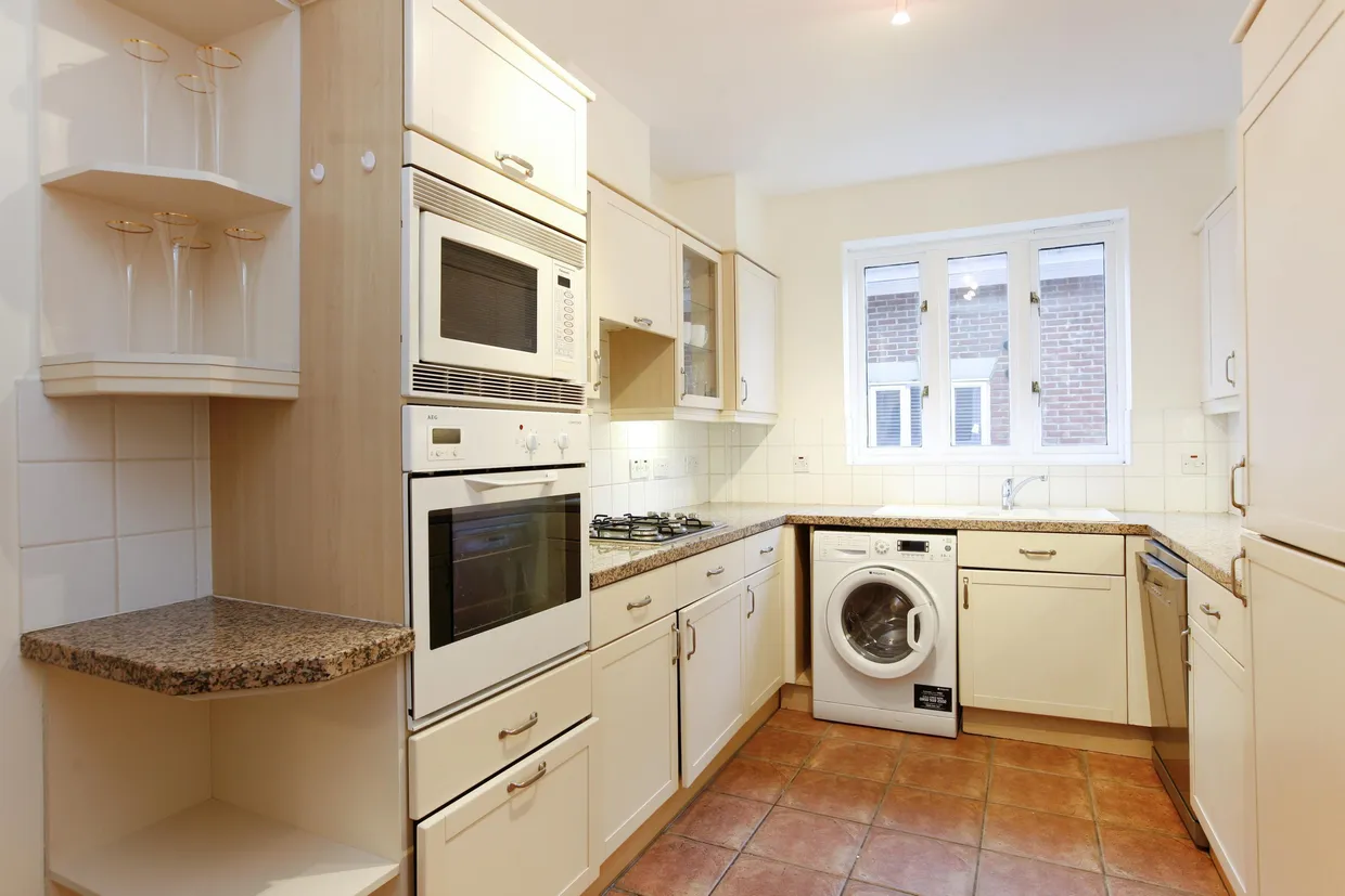 Wimbledon Hill Road, SW19 photo 3