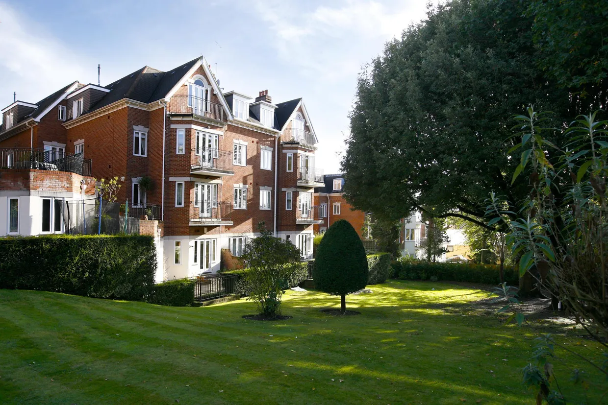 Wimbledon Hill Road, SW19 photo 7