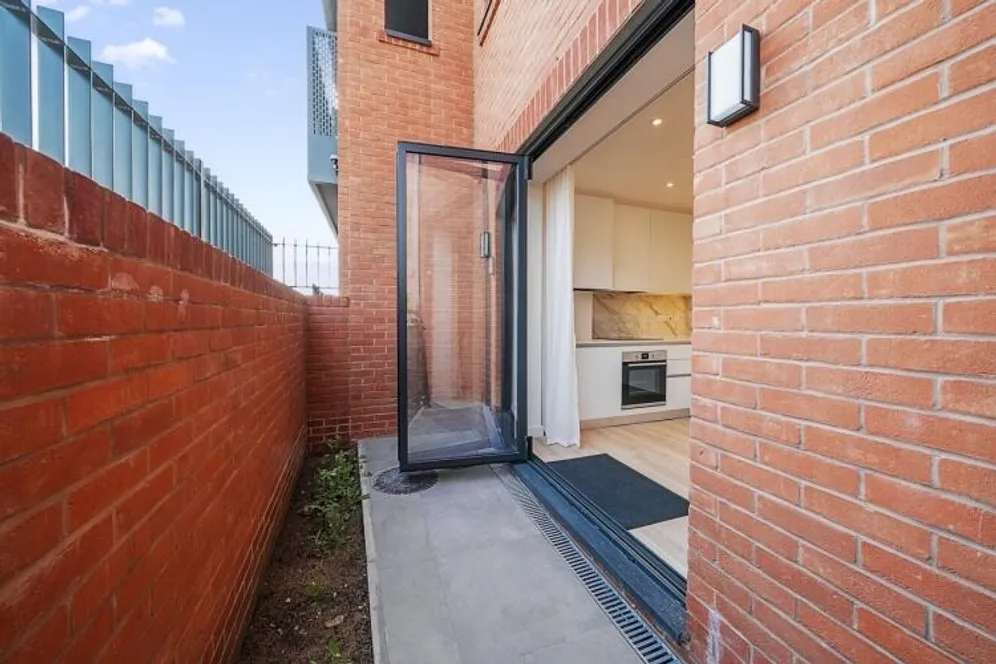 Voss Court London SW16 photo 11
