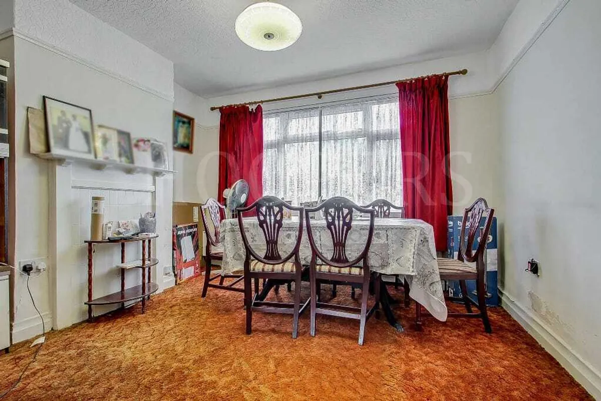 North Circular Road, London, NW2