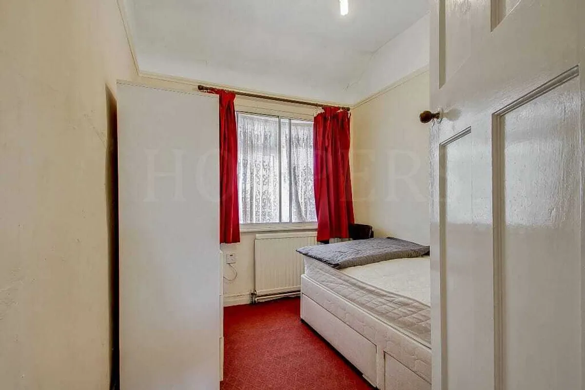 North Circular Road, London, NW2
