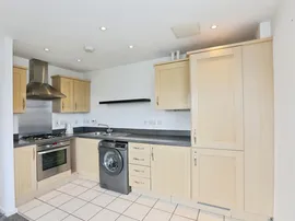 Rawlinson Road, Crawley thumb 3
