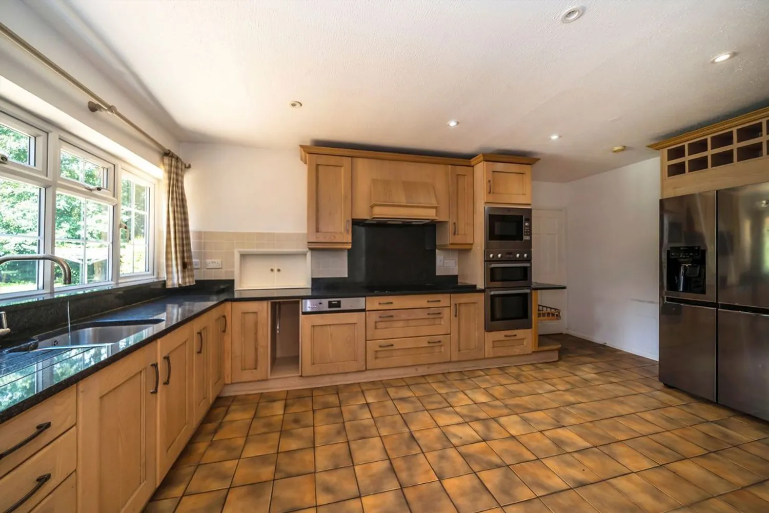 Old Avenue, West Byfleet, KT14 photo 3