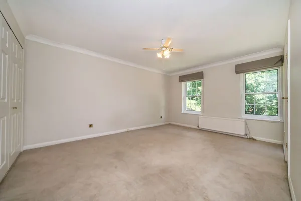 Old Avenue, West Byfleet, KT14 photo 6