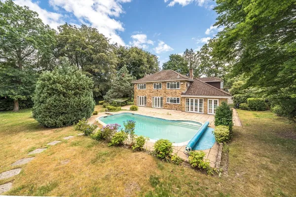 Old Avenue, West Byfleet, KT14 photo 9