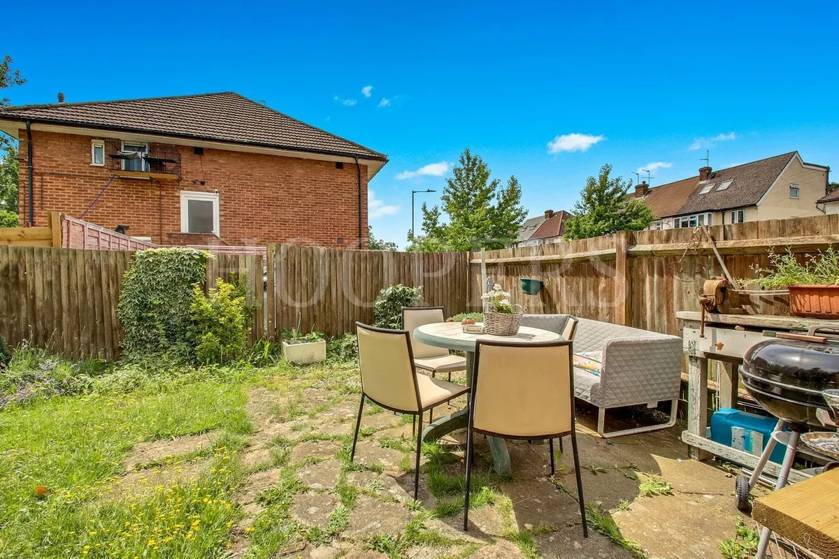 Birchen Grove, London, NW9